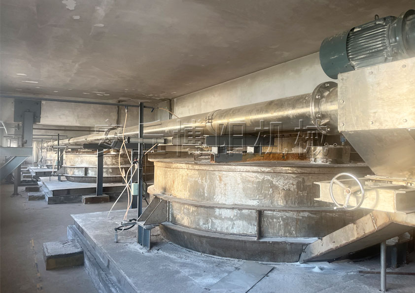 工業鹽管鏈輸送機使用現場、山東管鏈式粉體輸送機優勢